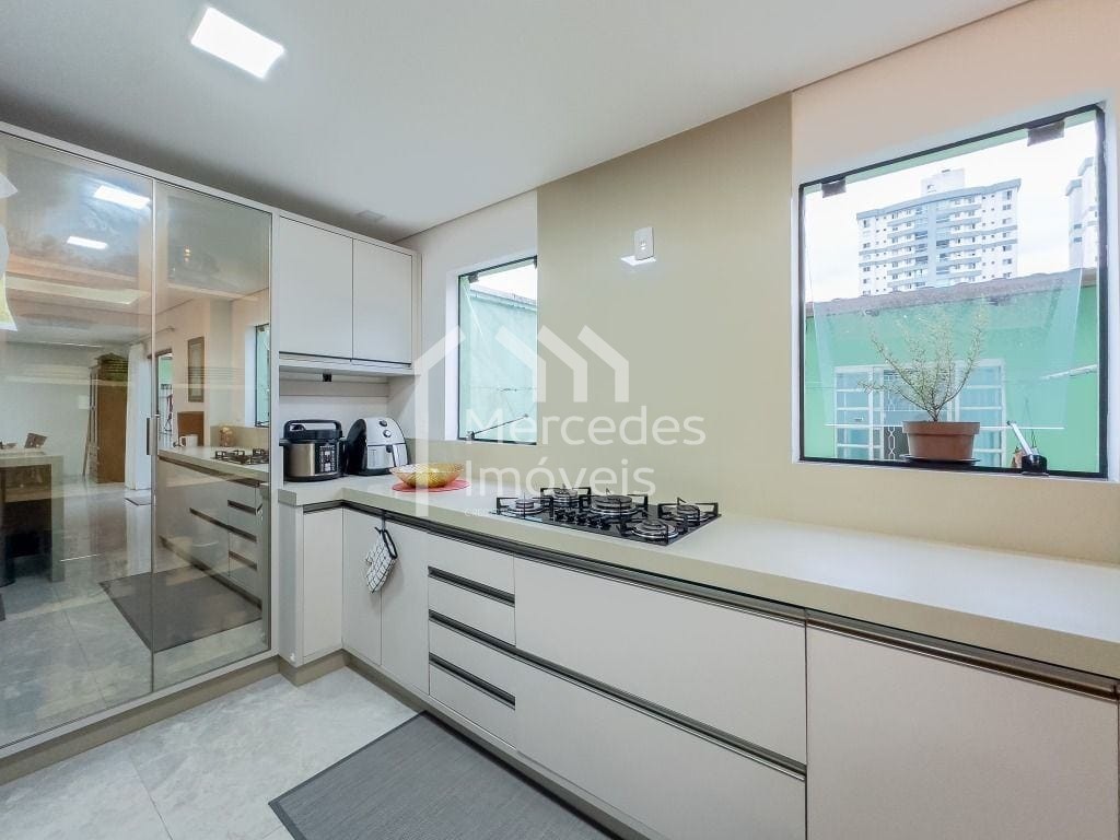 Foto 6 de Casa 4 suítes à venda · Fazenda, Itajaí