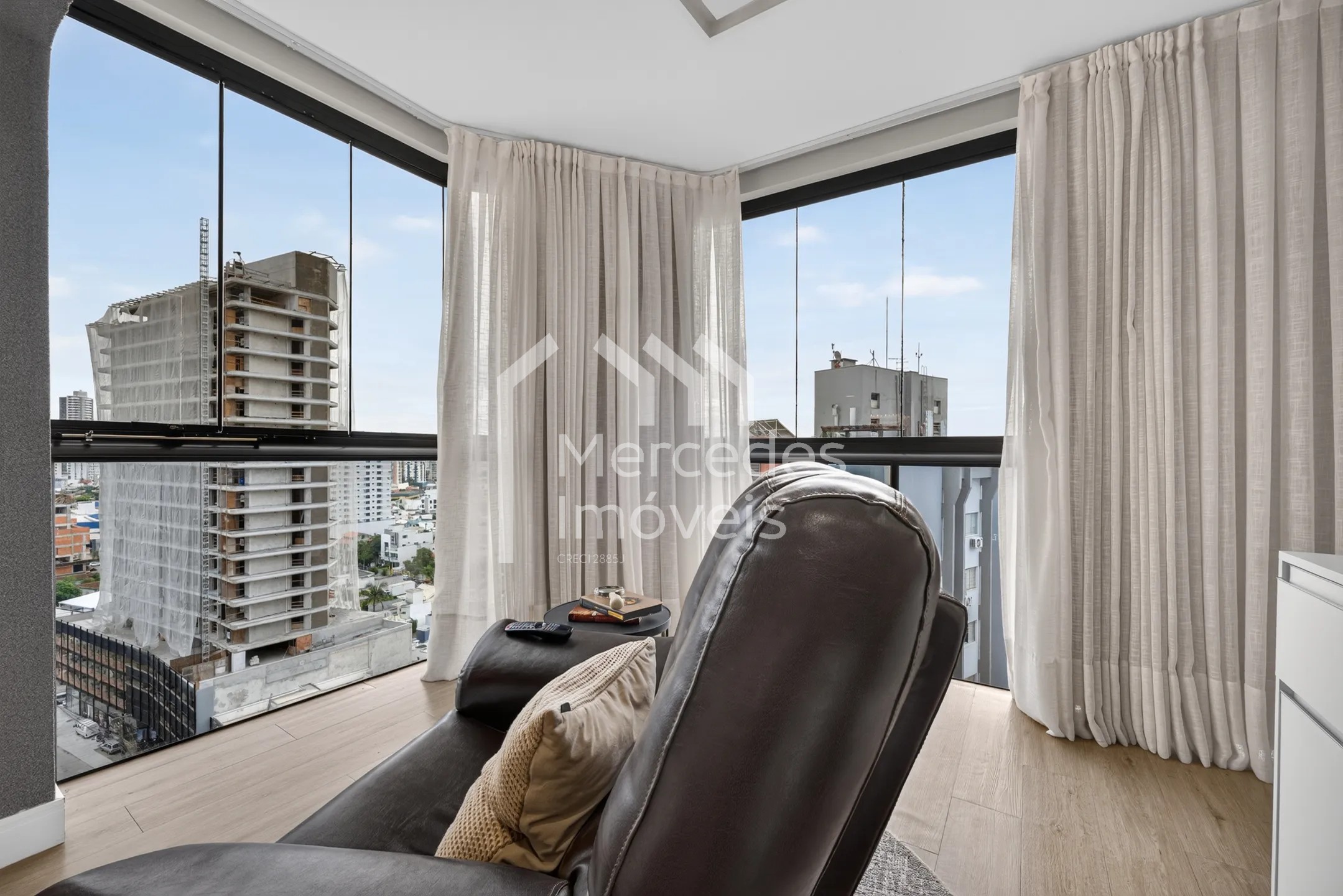 Foto 55 de Cobertura 2 suítes + 1 dorm para alugar · Centro, Itajaí