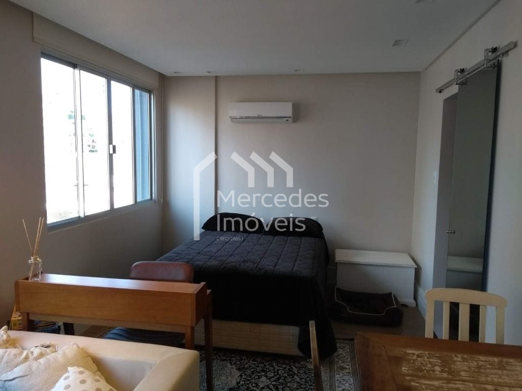 Foto 3 de Apartamento 1 dorm à venda · Centro, Balneário Camboriú