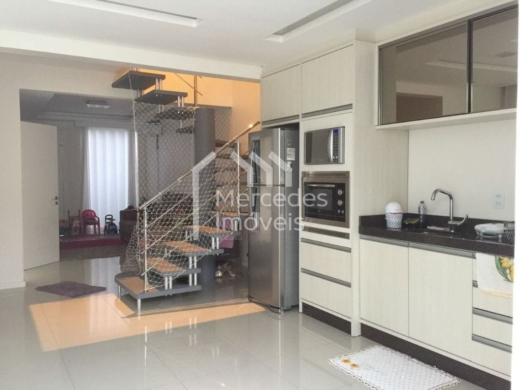 Foto 2 de Casa 2 suítes + 1 dorm à venda · Dom Bosco, Itajaí