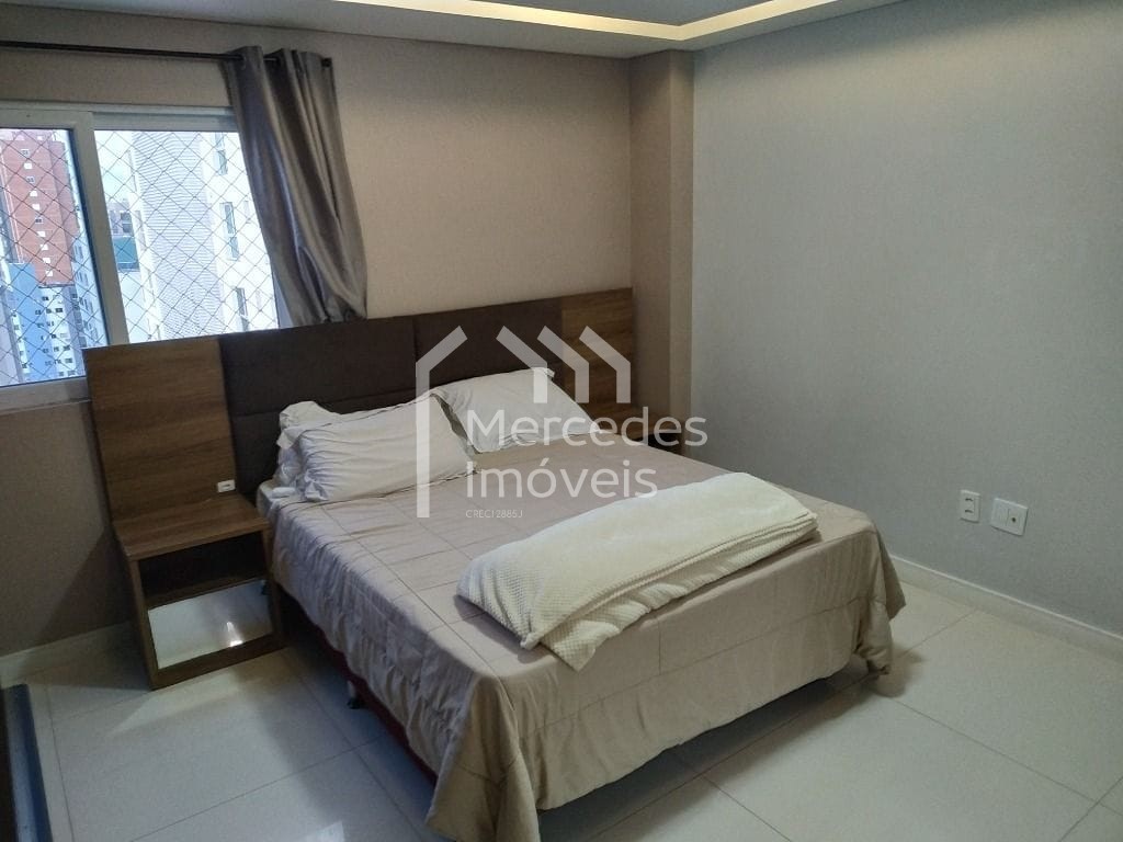 Foto 9 de Apartamento 4 suítes à venda · Centro, Balneário Camboriú