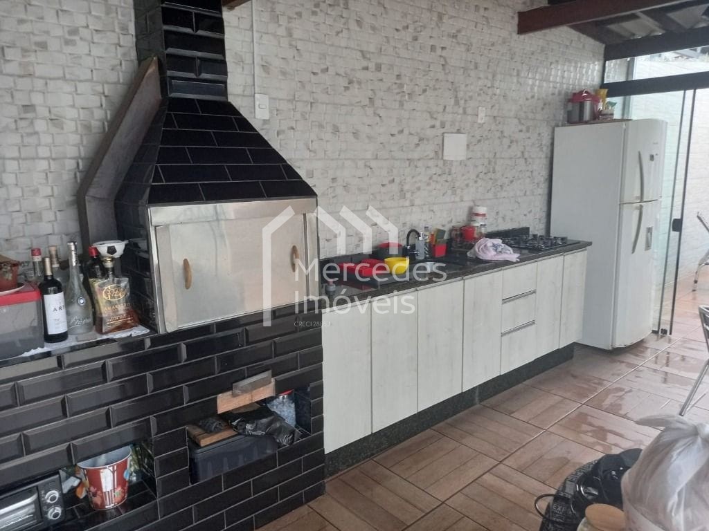 Foto 2 de Casa 1 suíte + 2 dorms à venda · São João, Itajaí · 200 m²