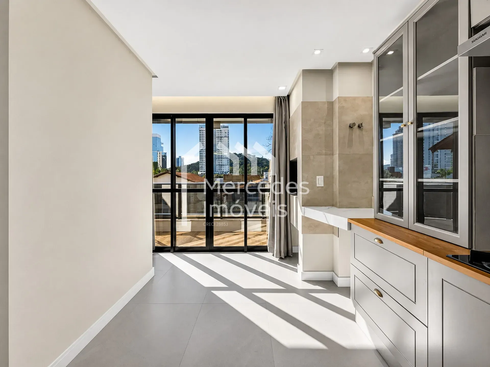 Foto 4 de Apartamento para locação com 2 suítes 95m² , Praia dos Amores, Balneário Camboriú, SC