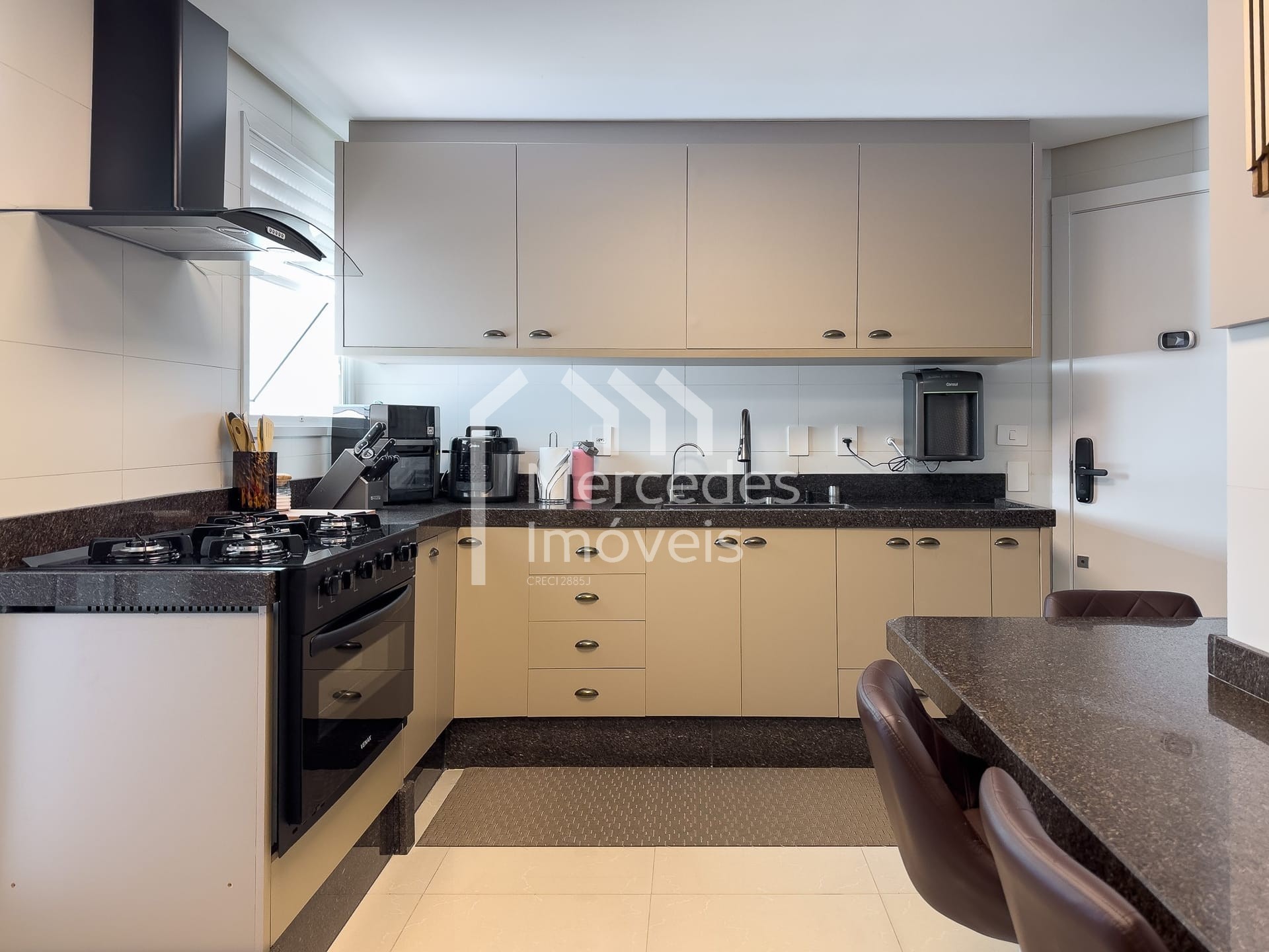 Foto 15 de Apartamento 3 suítes para alugar · Centro, Itajaí