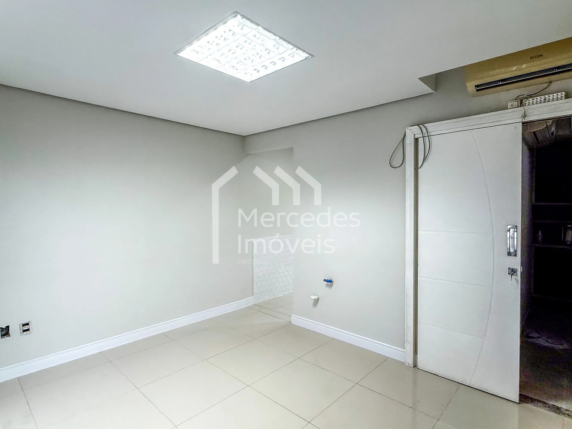 Foto 2 de Sala comercial para alugar · Centro, Itajaí · 32 m²