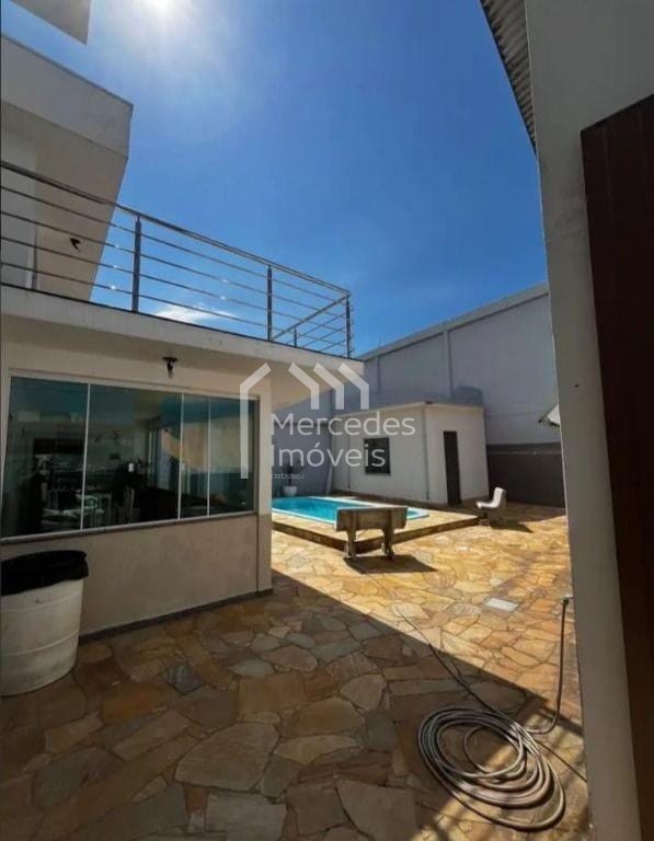 Foto 2 de Casa 1 suíte + 5 dorms à venda · São João, Itajaí