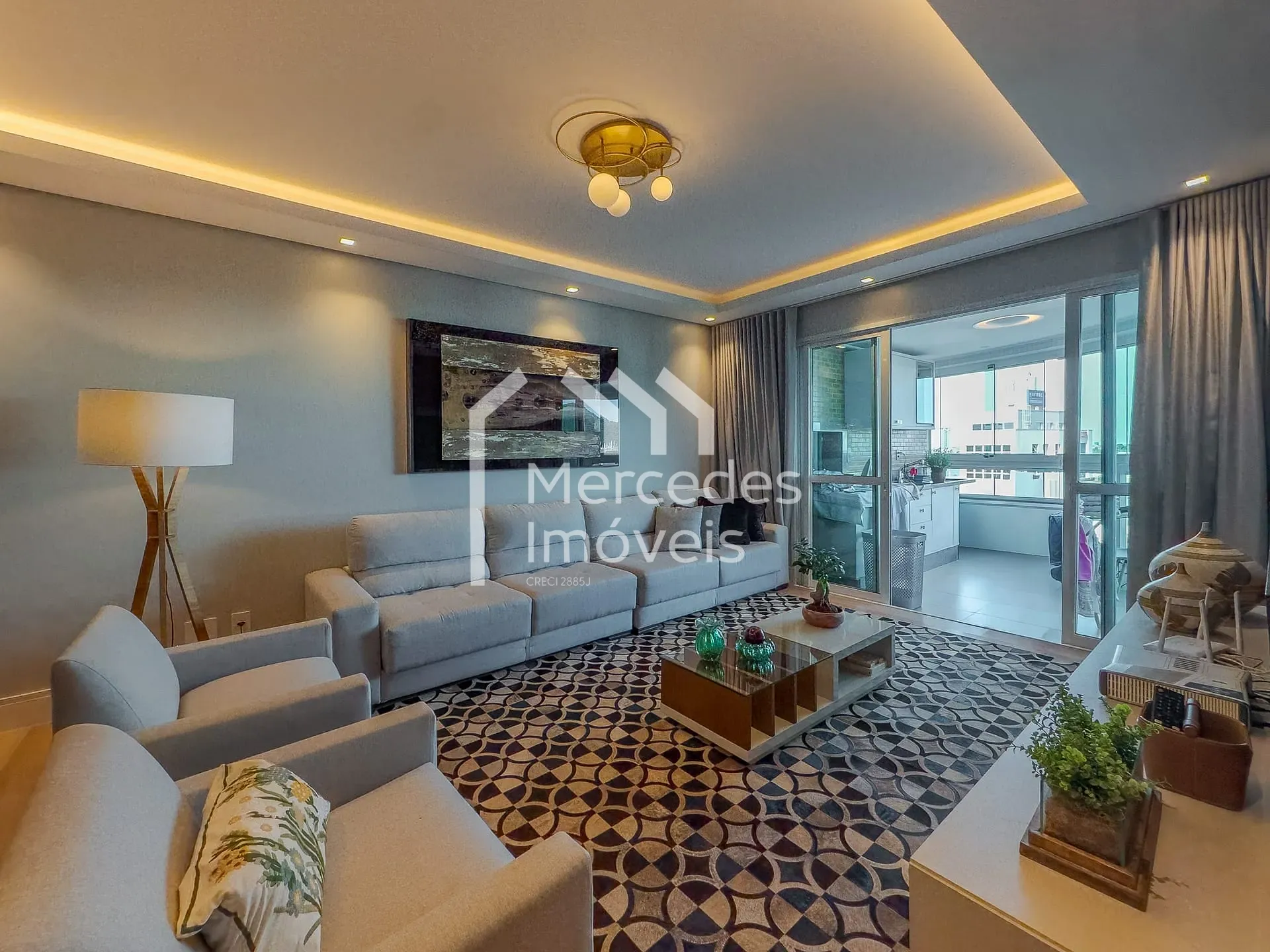 Foto 1 de Apartamento com 3 suítes, 2 vagas para locação, Centro, Itajaí, SC