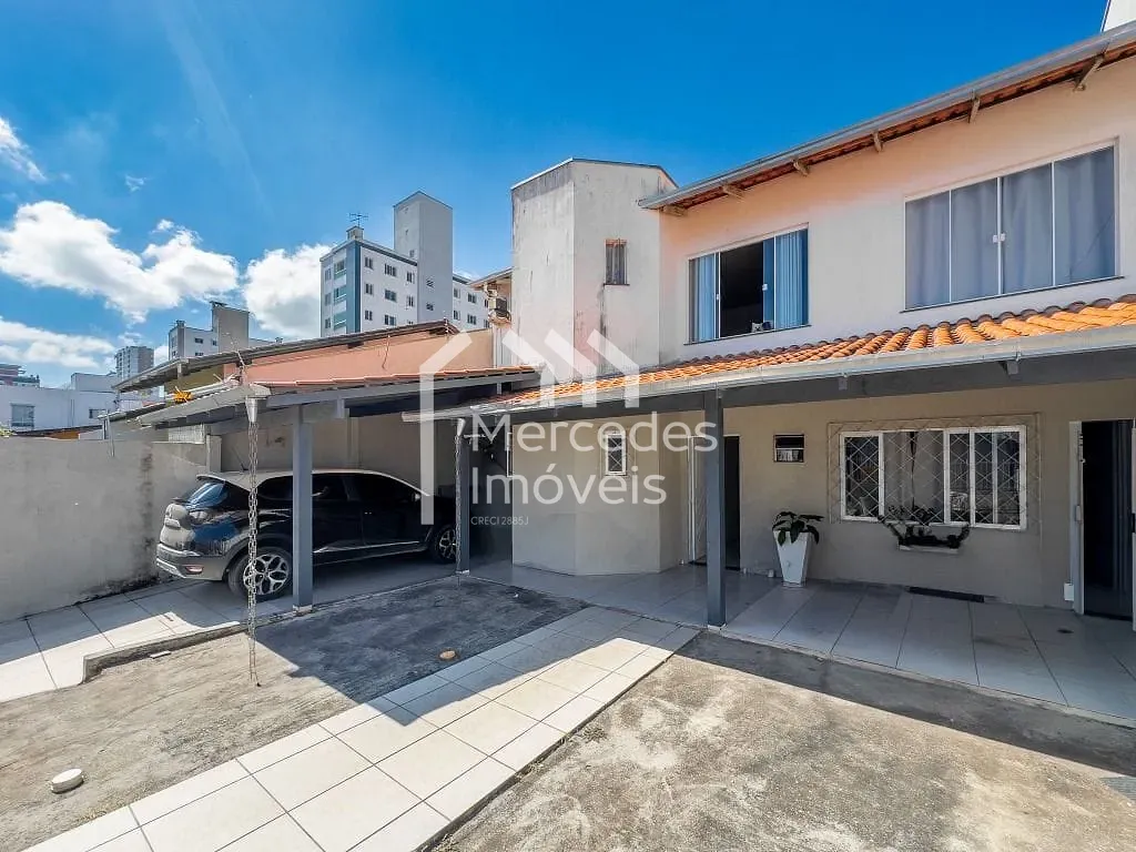 Foto 2 de Casa com 3 dormitórios à venda, 300 m² - Centro - Itajaí/SC