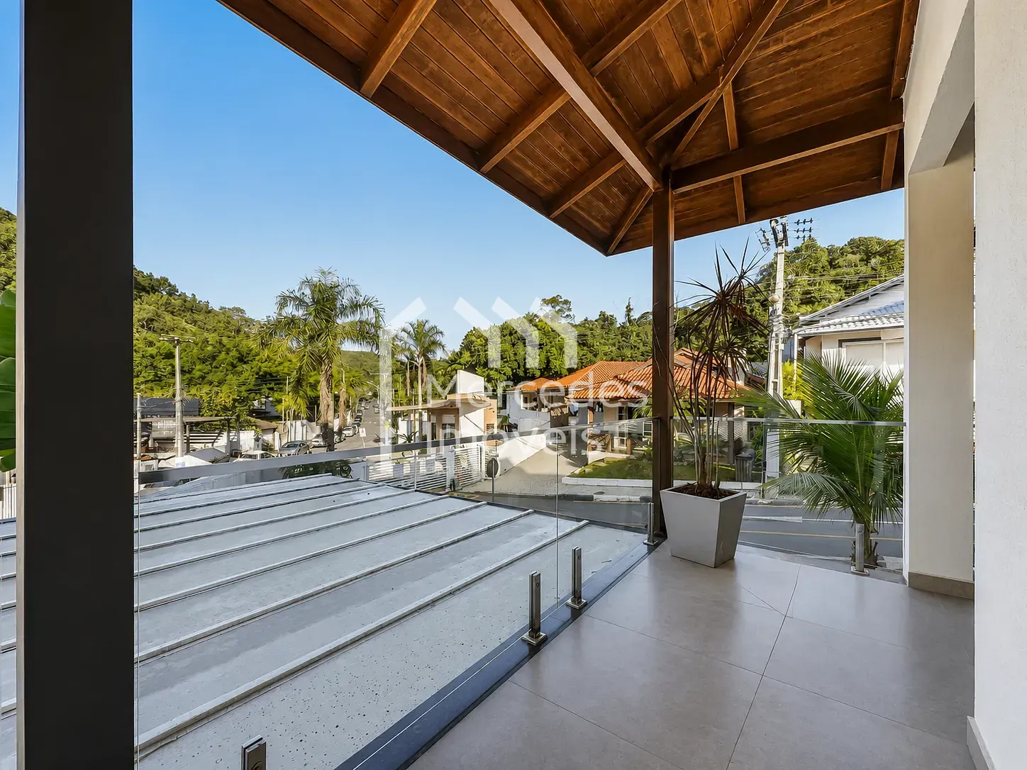 Foto 4 de Casa com 3 suítes + 1 dormitório à venda, 350 m² - Ariribá - Balneário Camboriú/SC