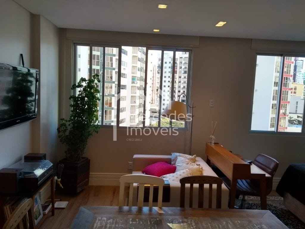 Foto 2 de Apartamento 1 dorm à venda · Centro, Balneário Camboriú