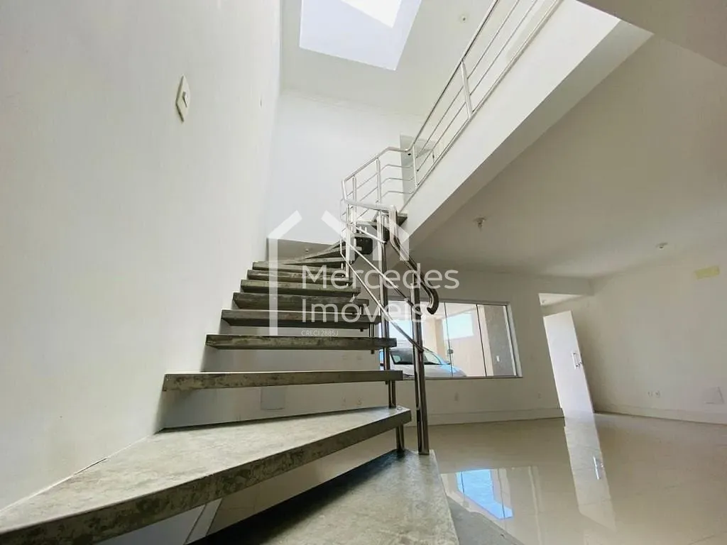 Foto 6 de Sobrado com 3 suítes à venda, 176 m² - Praia dos Amores - Balneário Camboriú/SC