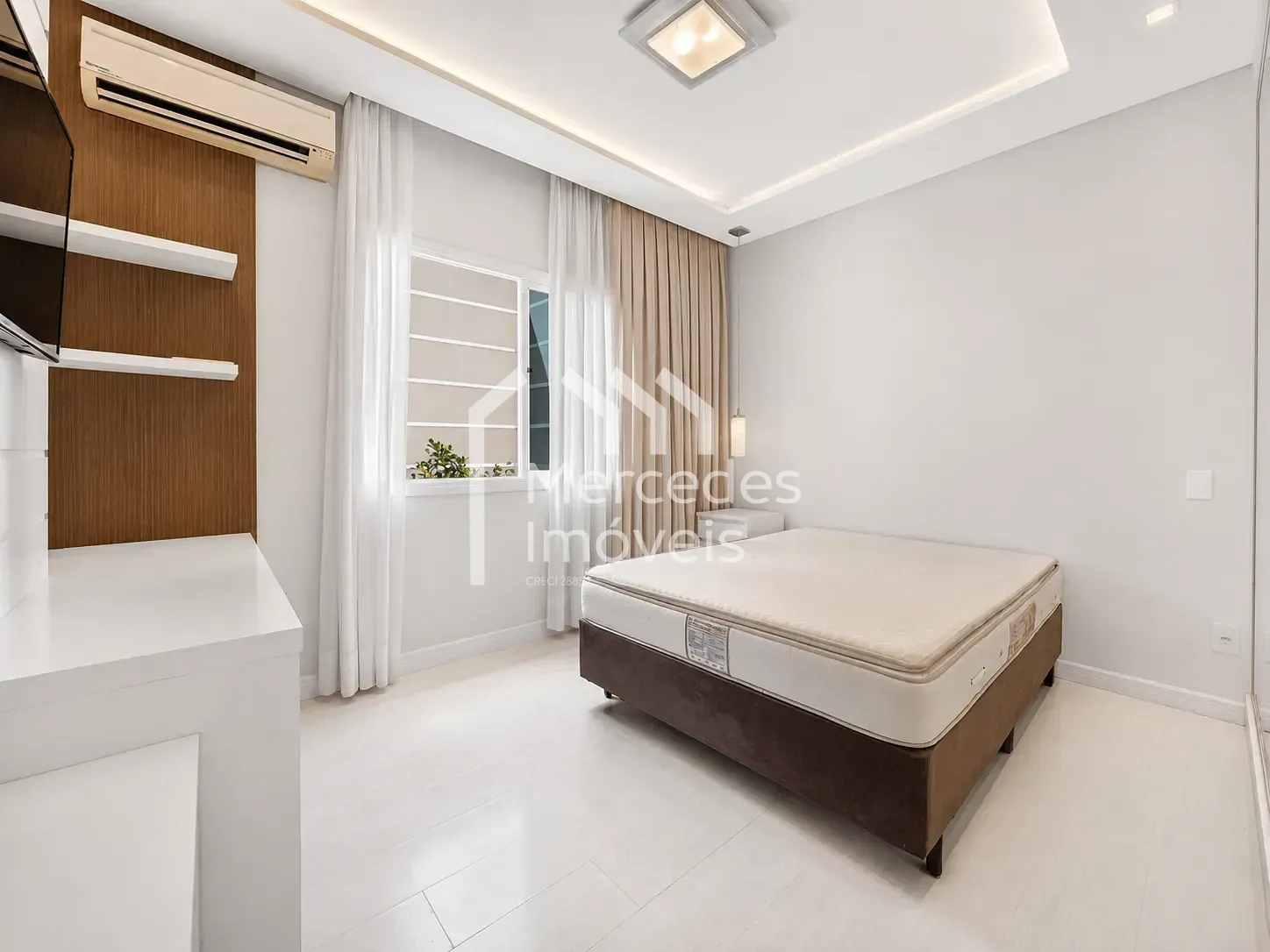Foto 16 de Casa mobiliada para alugar com uma suíte mais 2 quartos, Bairro São João, Itajaí, SC R$7,300 + Taxas