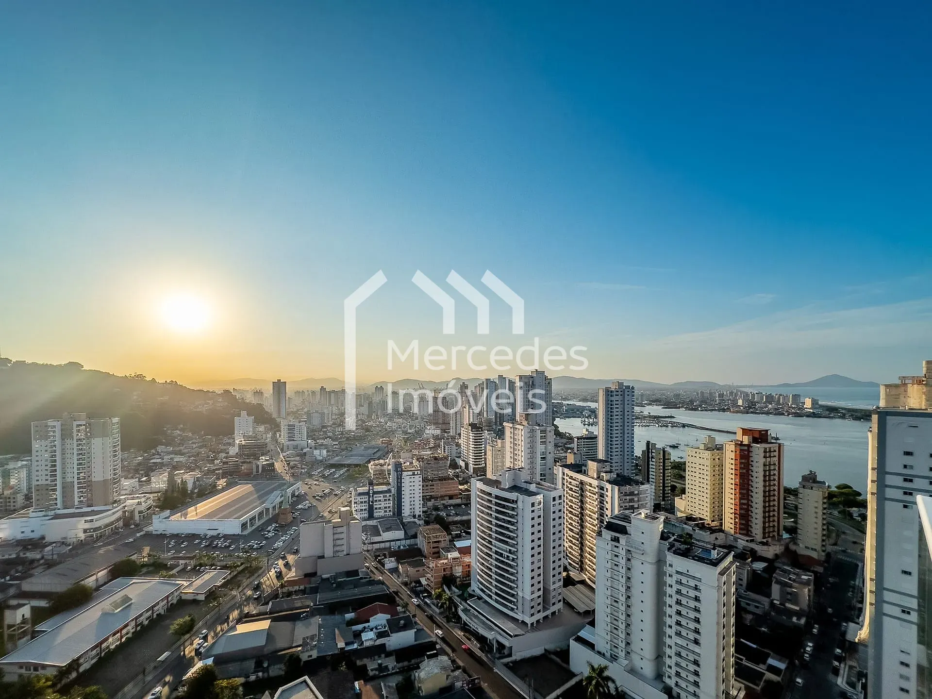 Foto 21 de Apartamento com 2 suítes à venda, 79.45 m² - Fazenda - Itajaí/SC