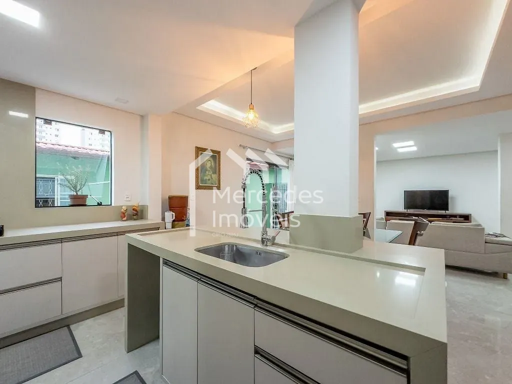 Foto 7 de Casa semimobiliada com 4 suítes à venda, 230.53m² Fazenda, Itajaí, SC