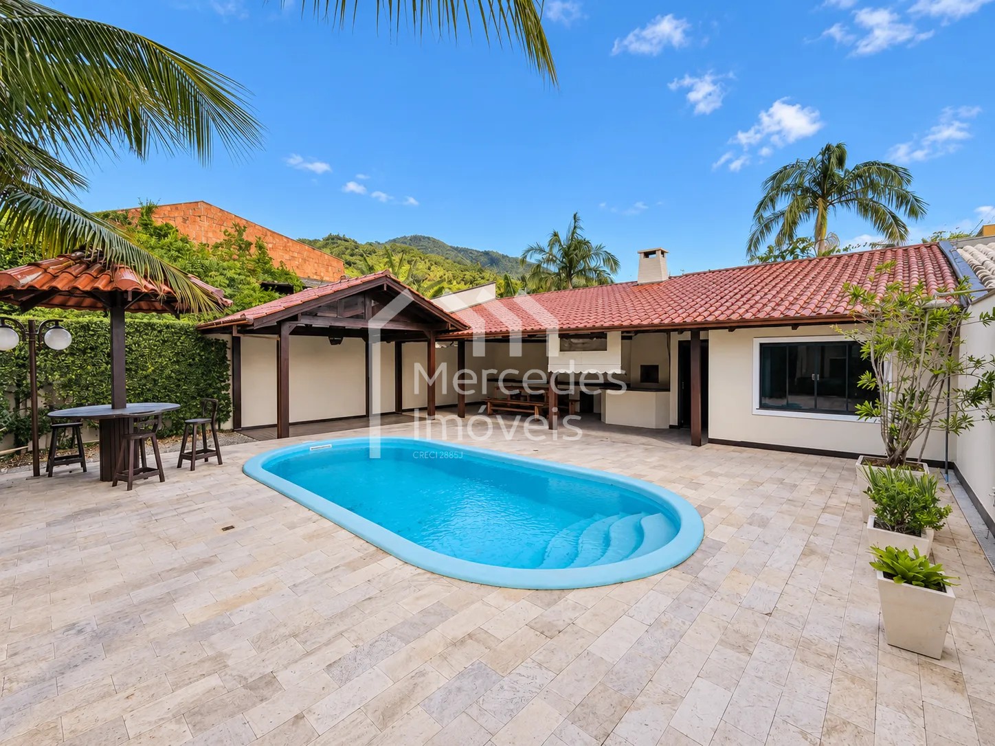 Foto 8 de Casa à venda com 3 dormitórios, suíte, escritório e piscina na Ressacada, Itajaí, SC