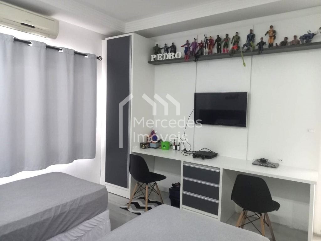 Foto 9 de Casa 1 suíte + 2 dorms à venda · São João, Itajaí · 200 m²