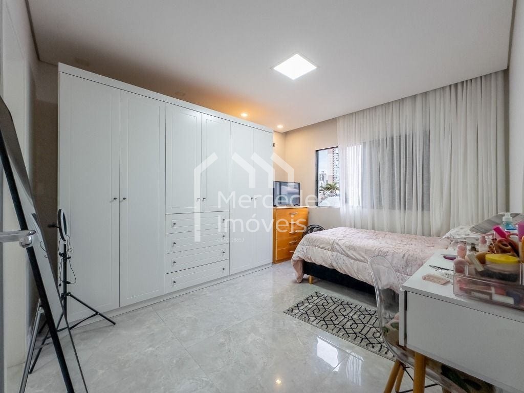 Foto 13 de Casa 4 suítes à venda · Fazenda, Itajaí