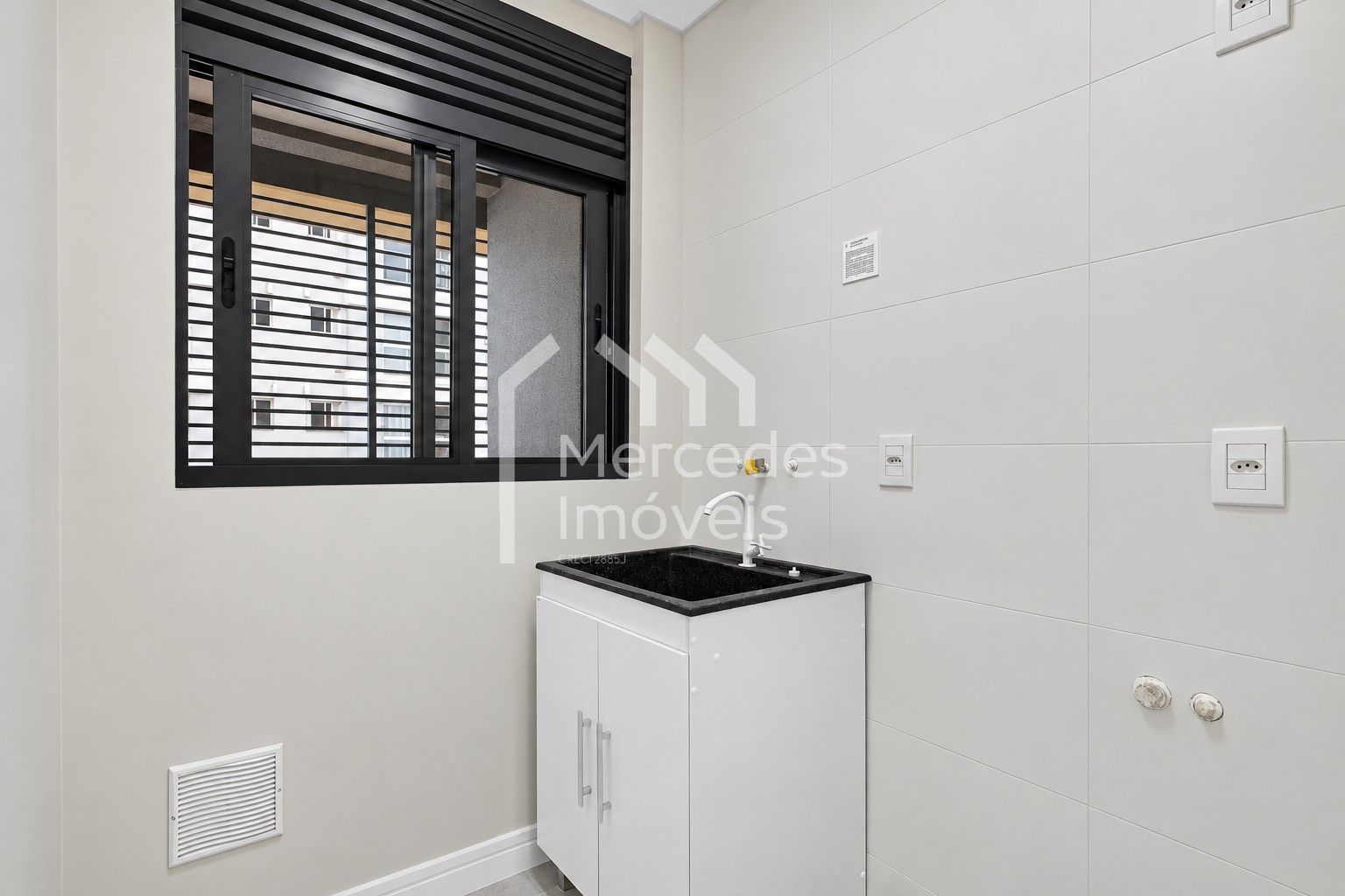 Foto 15 de Apartamento semimobiliado com 2 quartos sendo uma suíte para alugar no Centro, Itajaí