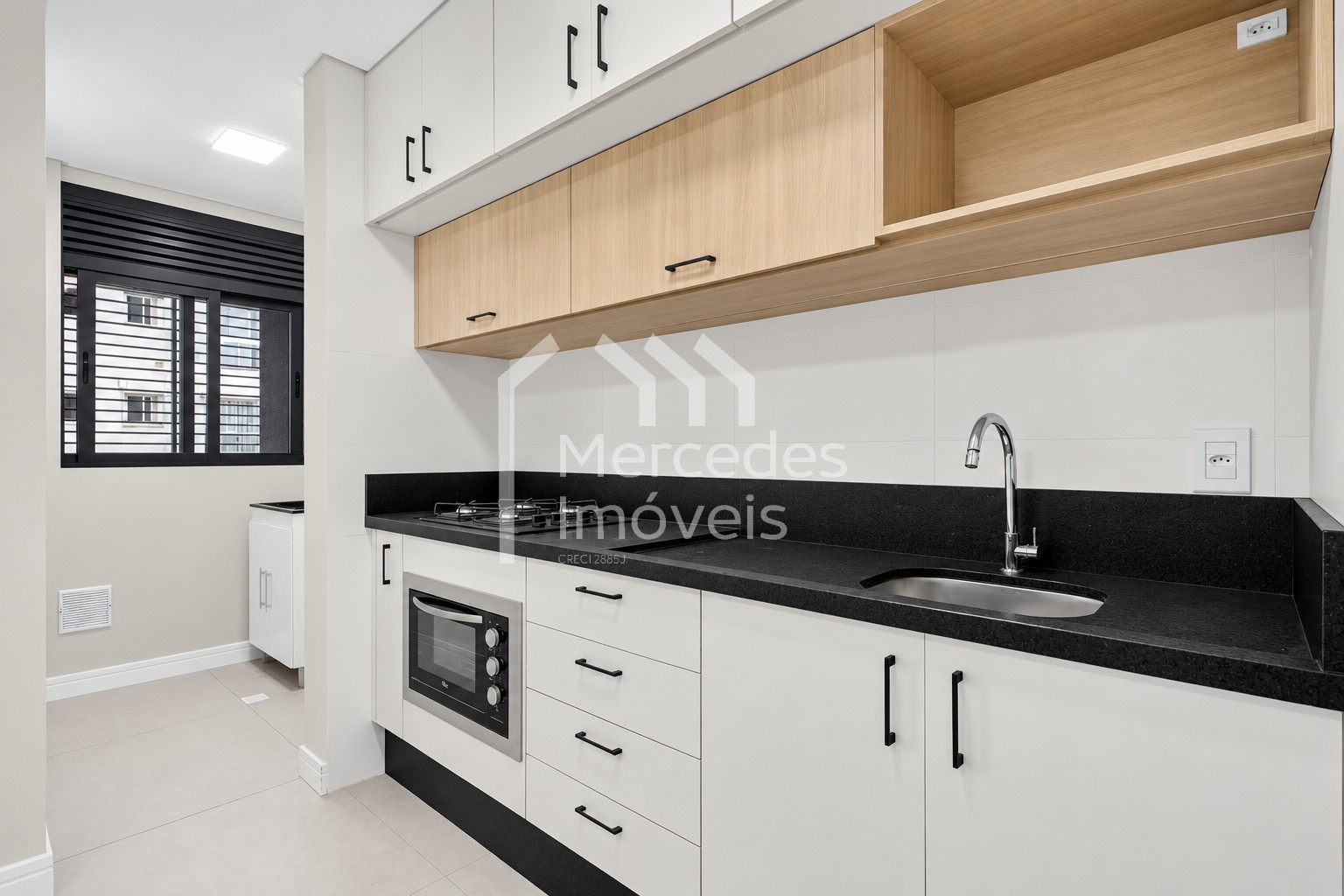 Foto 1 de Apartamento semimobiliado com 2 quartos sendo uma suíte para alugar no Centro, Itajaí
