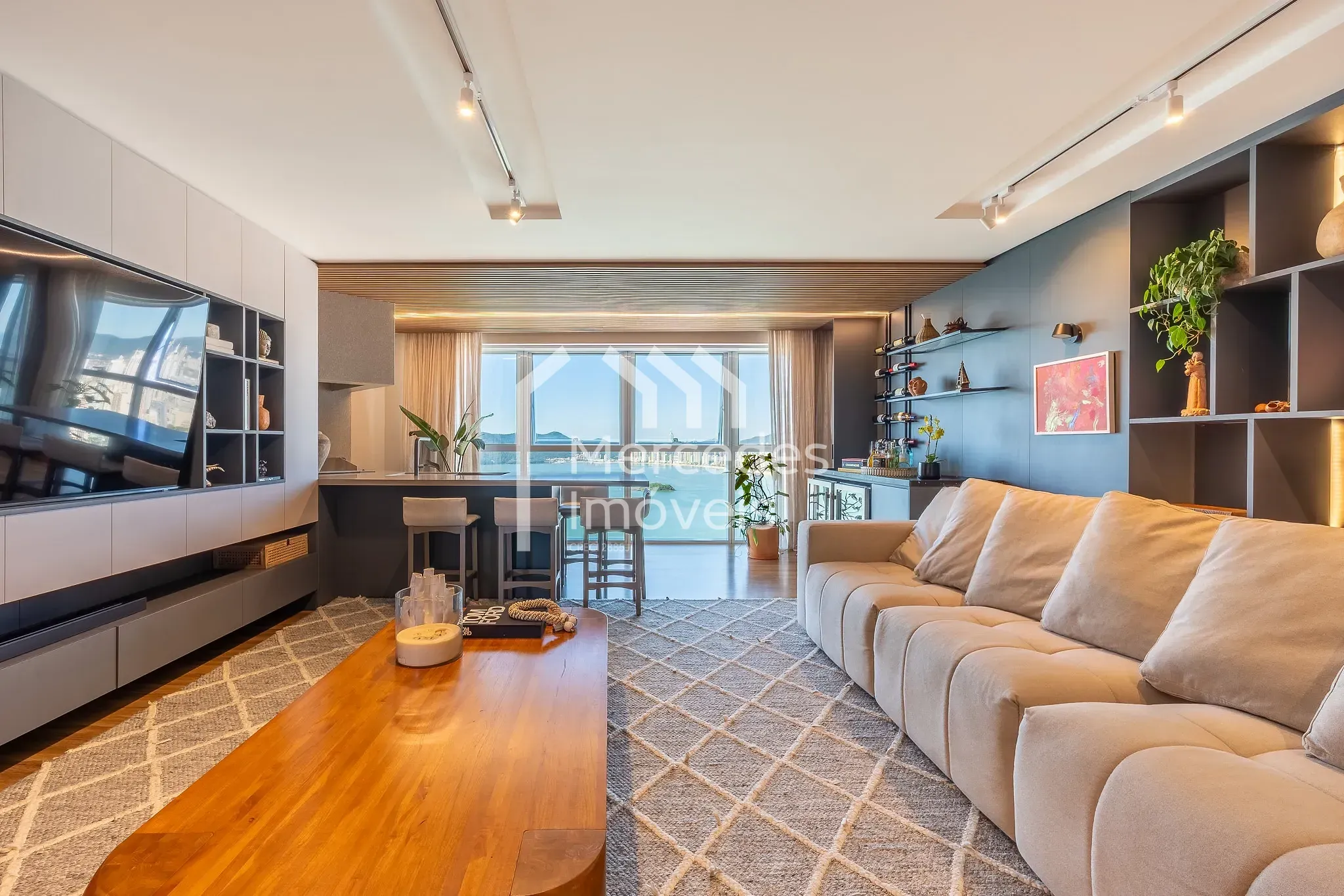 Foto 3 de Apartamento à venda, Pioneiros, Balneário Camboriú, SC