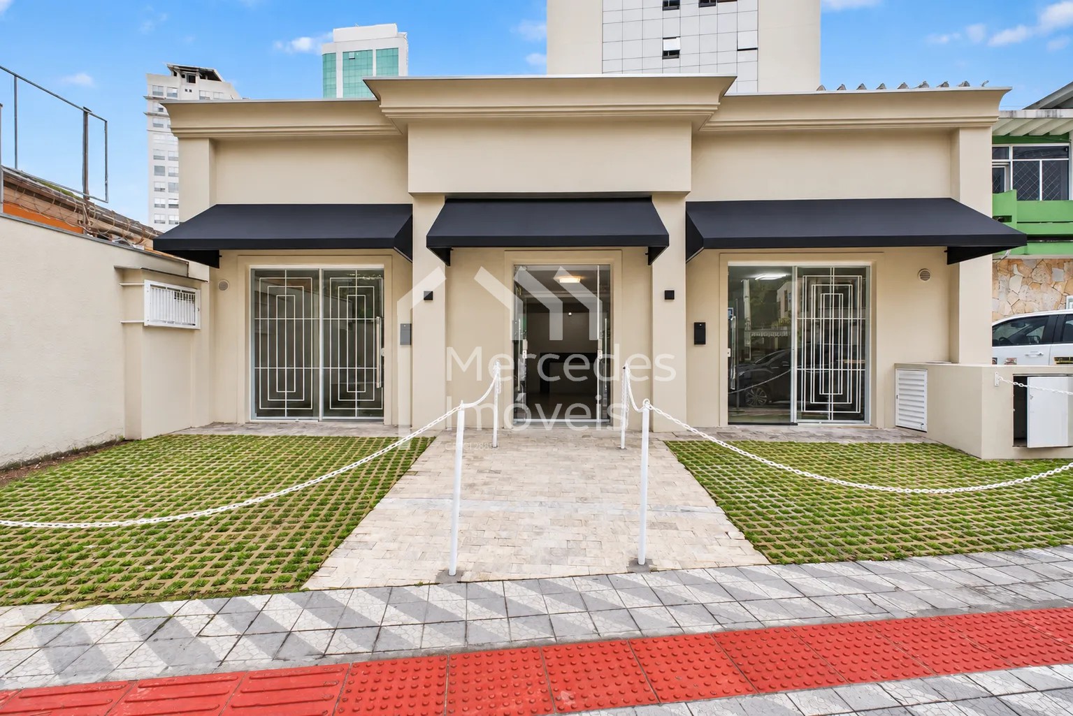 Foto 1 de Sala comercial para alugar · Centro, Itajaí · 122 m²