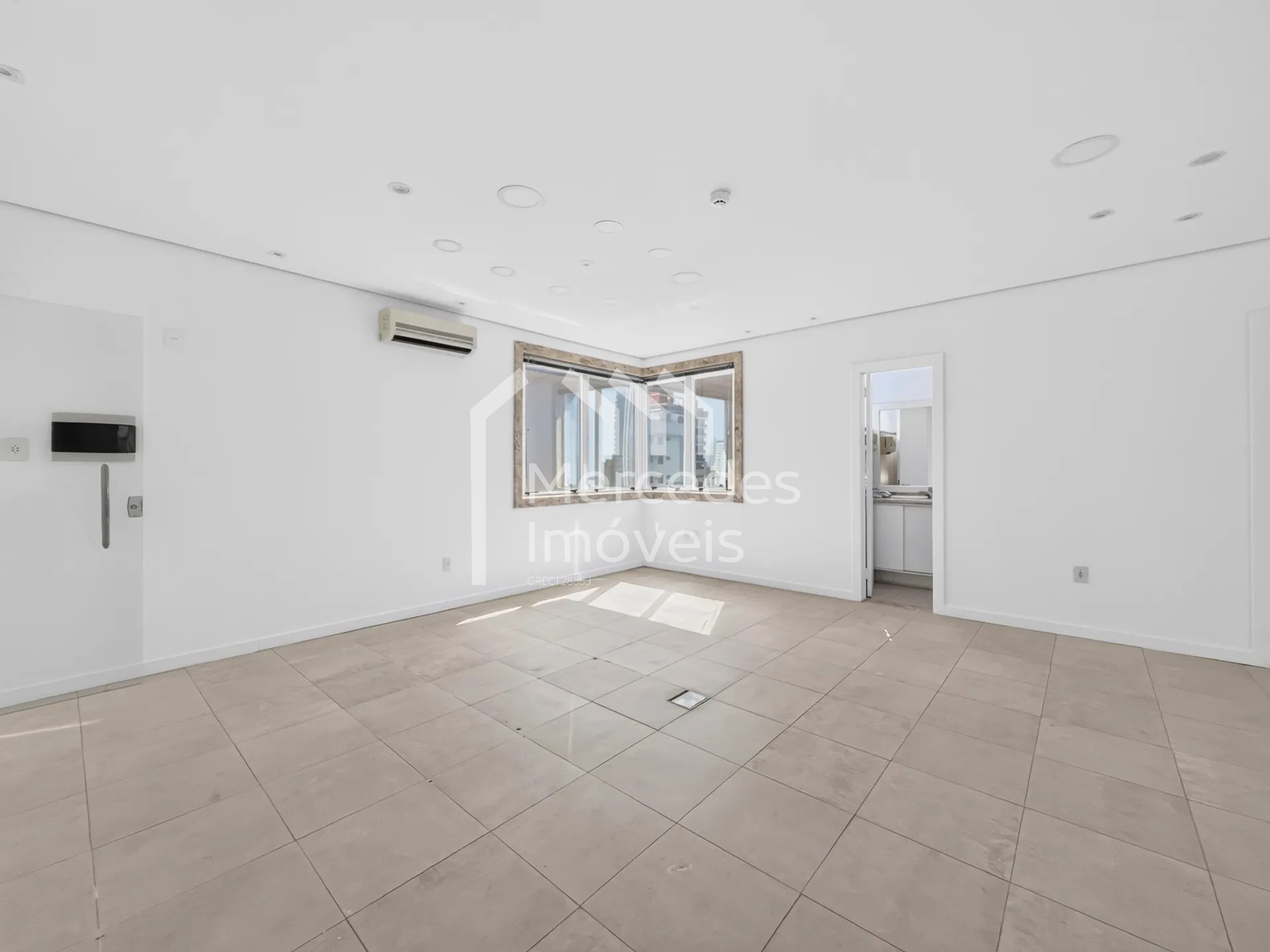 Foto 19 de Sala comercial para alugar · Centro, Itajaí · cond. Pasteur