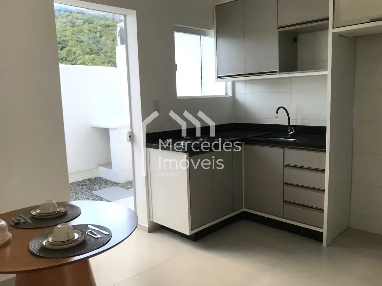 Foto 3 de Sobrado com 2 dormitórios à venda, 70 m² por R$ 365.000,00 - Espinheiros - Itajaí/SC