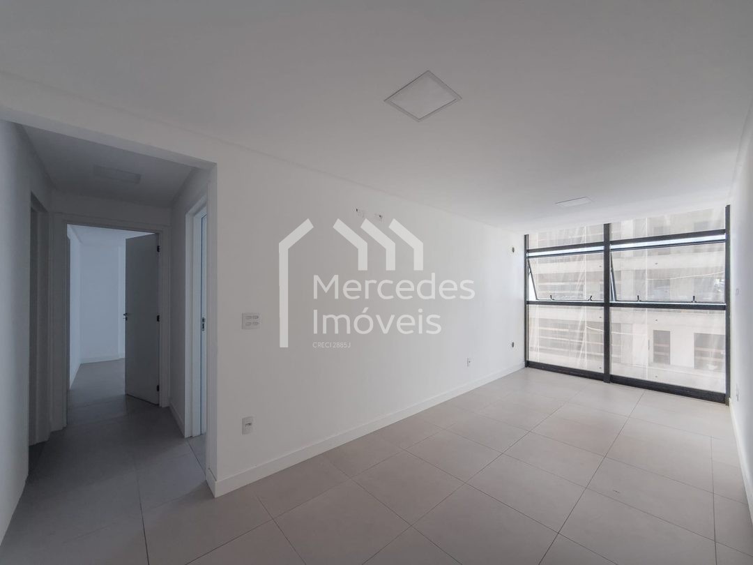 Foto 2 de Apartamento 1 suíte + 1 dorm à venda · São Francisco de Assis, Camboriú