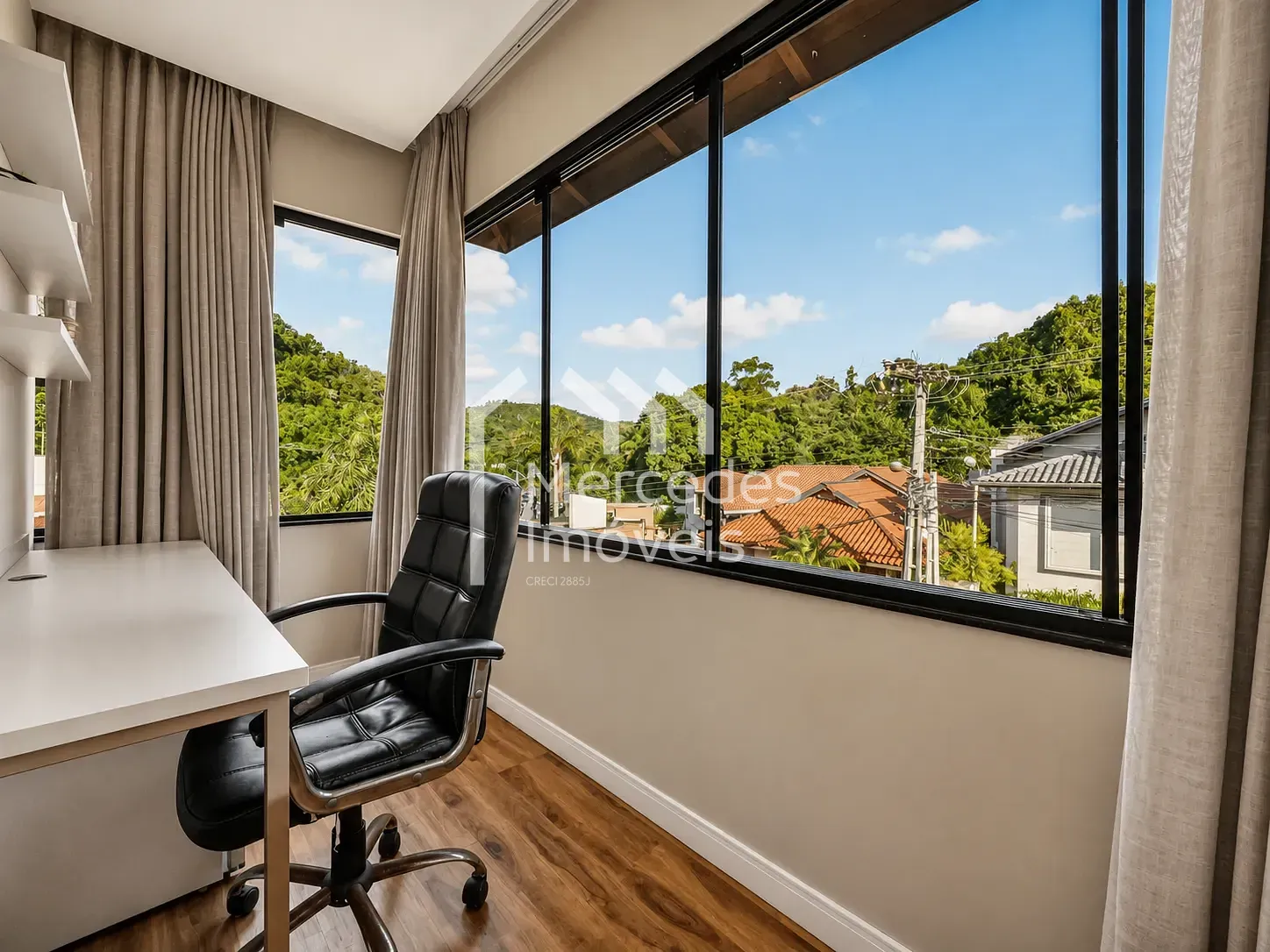 Foto 18 de Casa com 3 suítes + 1 dormitório à venda, 350 m² - Ariribá - Balneário Camboriú/SC