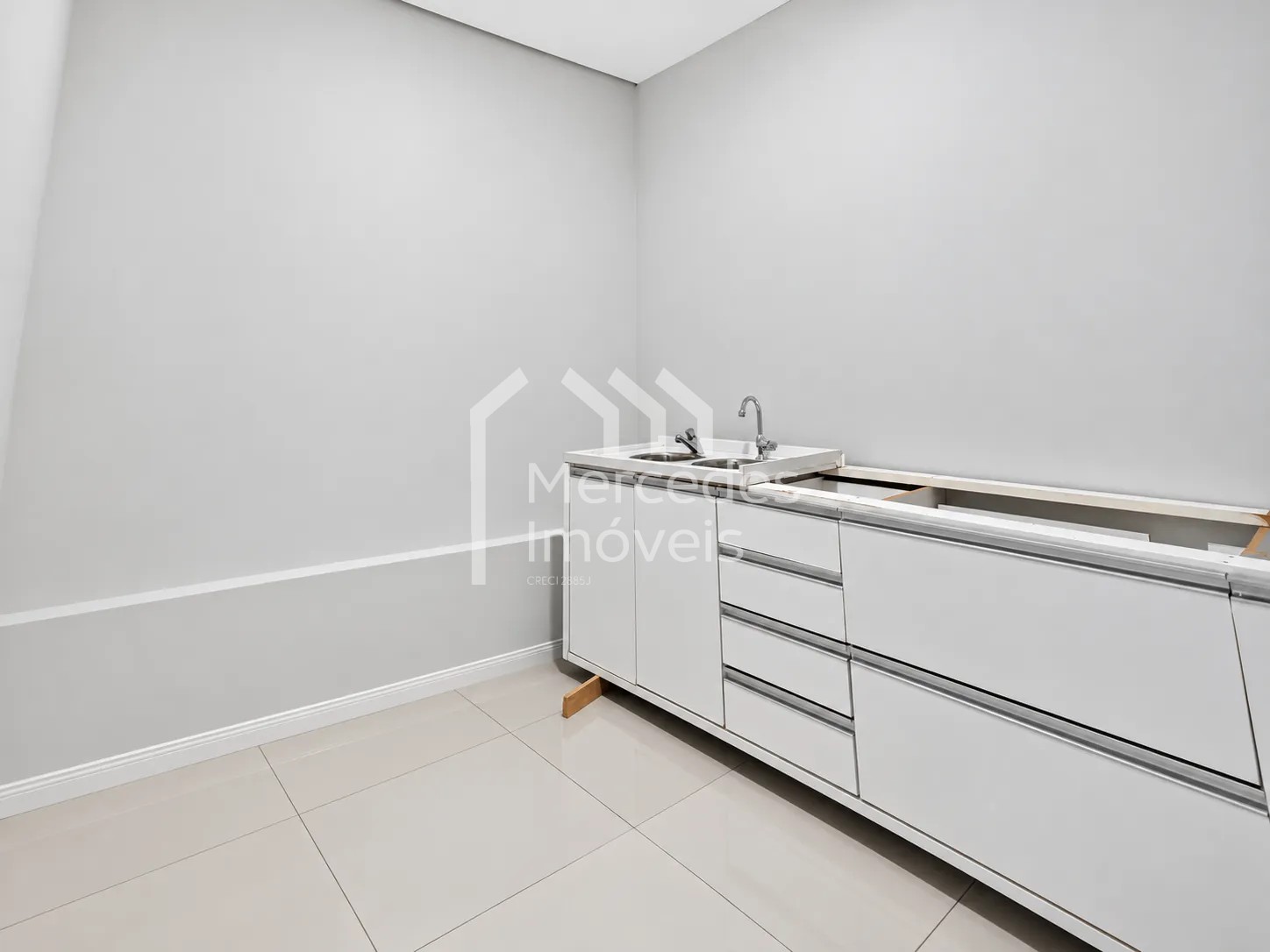 Foto 26 de Sala comercial para alugar · Centro, Itajaí · 122 m²