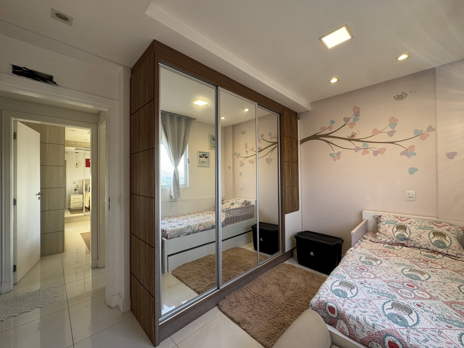 Foto 9 de Amplo apartamento com 96m² privativos