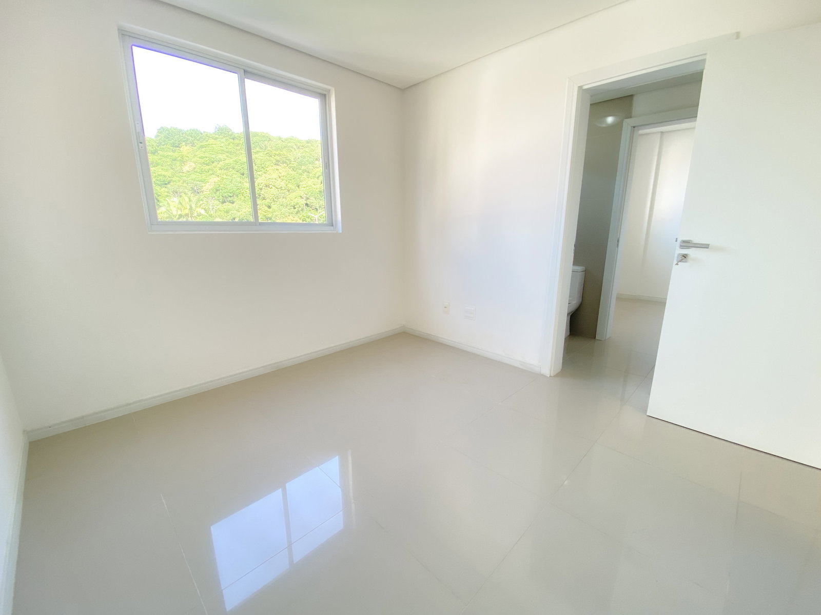 Foto 10 de Apartamento 3 Dormit. na Ressacada