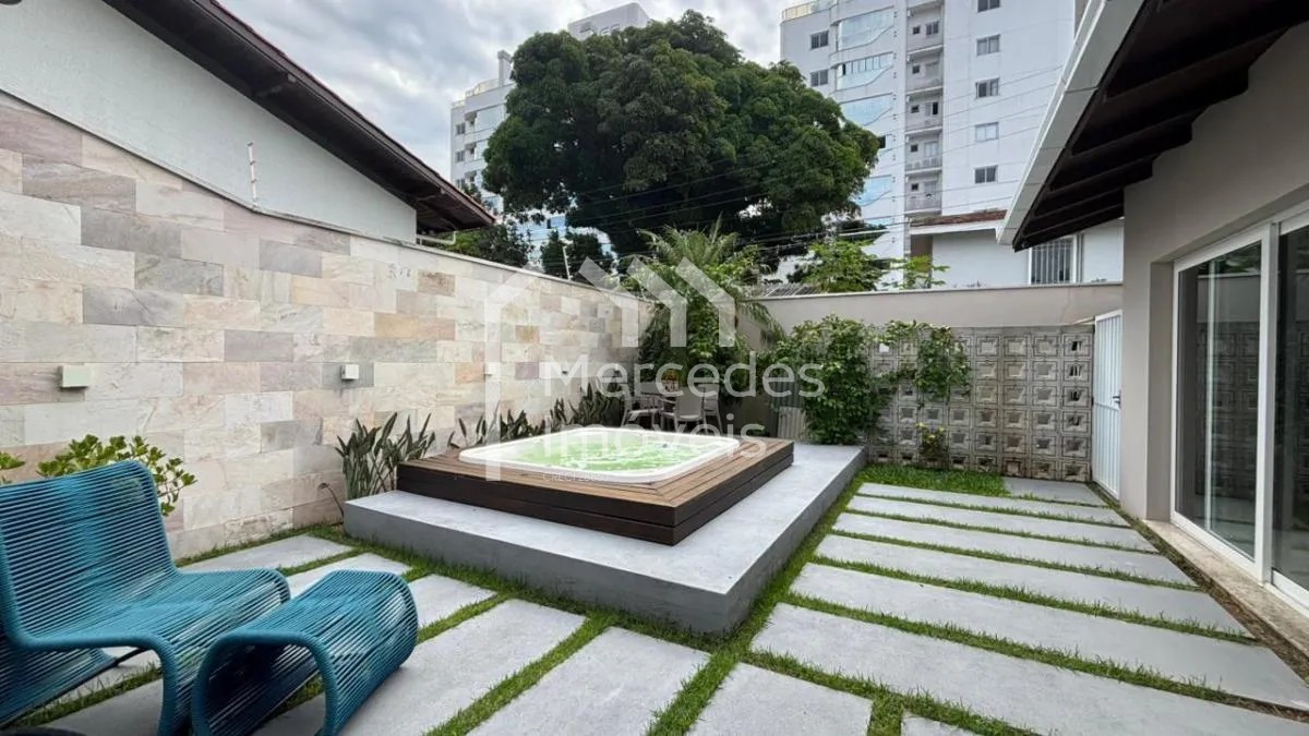 Foto 2 de Casa 2 suítes + 1 dorm para alugar · Cabeçudas, Itajaí