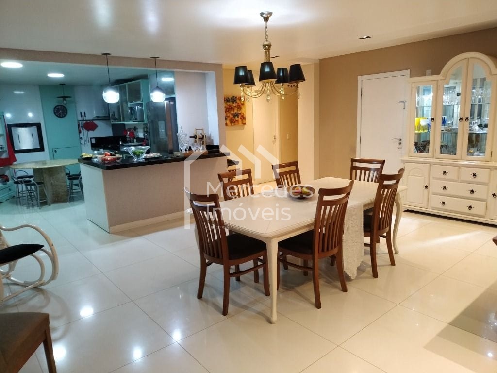 Foto 1 de Apartamento 4 suítes à venda · Centro, Balneário Camboriú