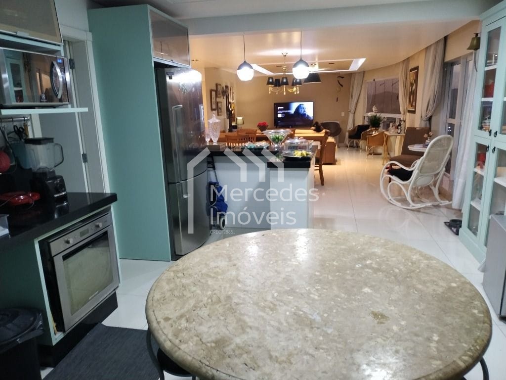 Foto 7 de Apartamento 4 suítes à venda · Centro, Balneário Camboriú