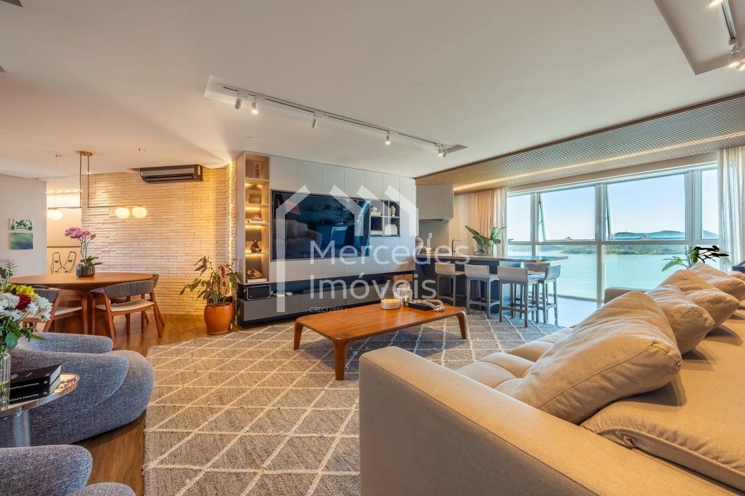 Foto 1 de Apartamento 3 suítes à venda · Pioneiros, Balneário Camboriú