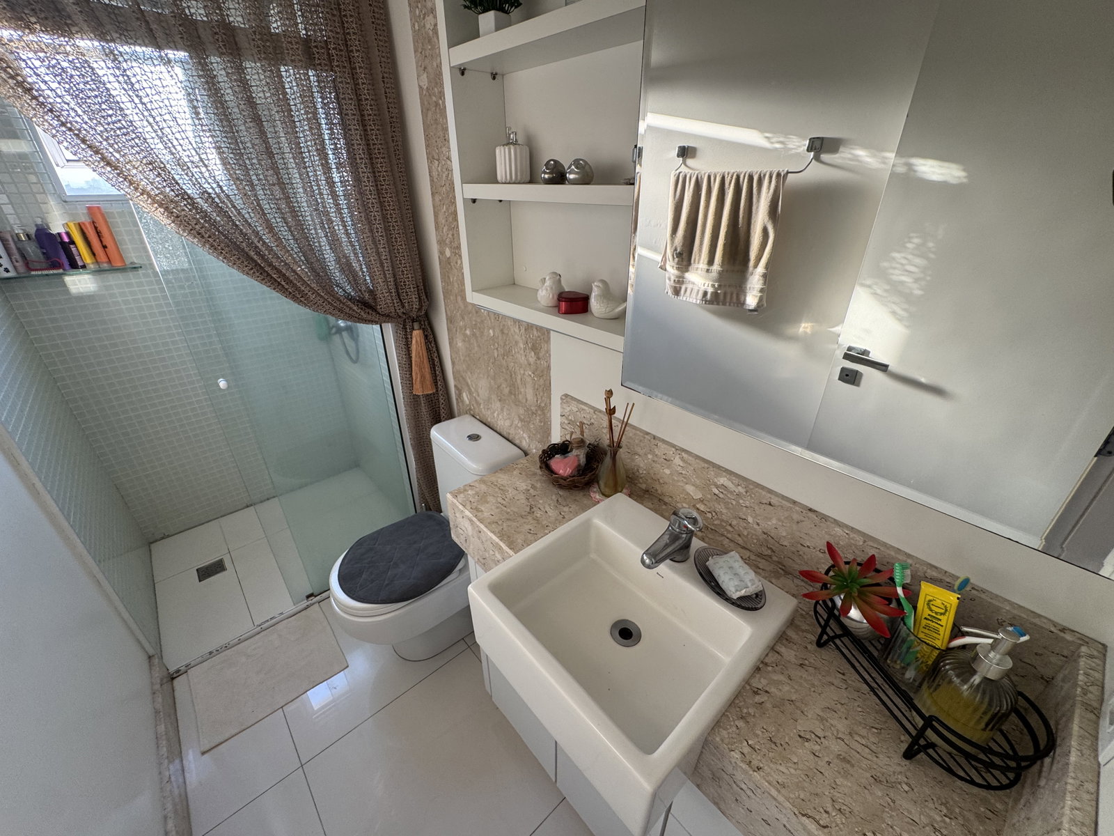 Foto 12 de Amplo apartamento com 96m² privativos