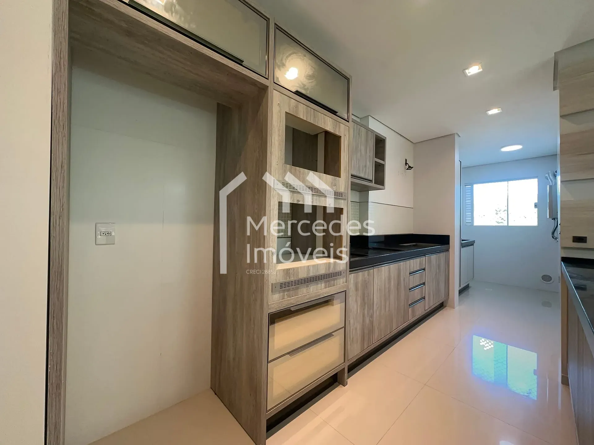Foto 2 de Apartamento à venda com 3 suítes, Cabeçudas, Itajaí, SC