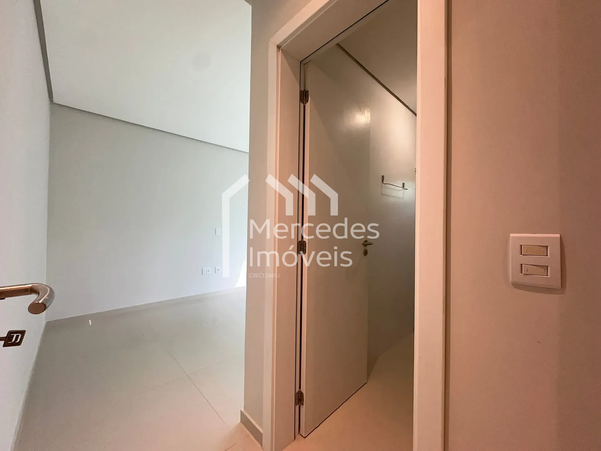 Foto 27 de Apartamento à venda com 3 suítes, Cabeçudas, Itajaí, SC