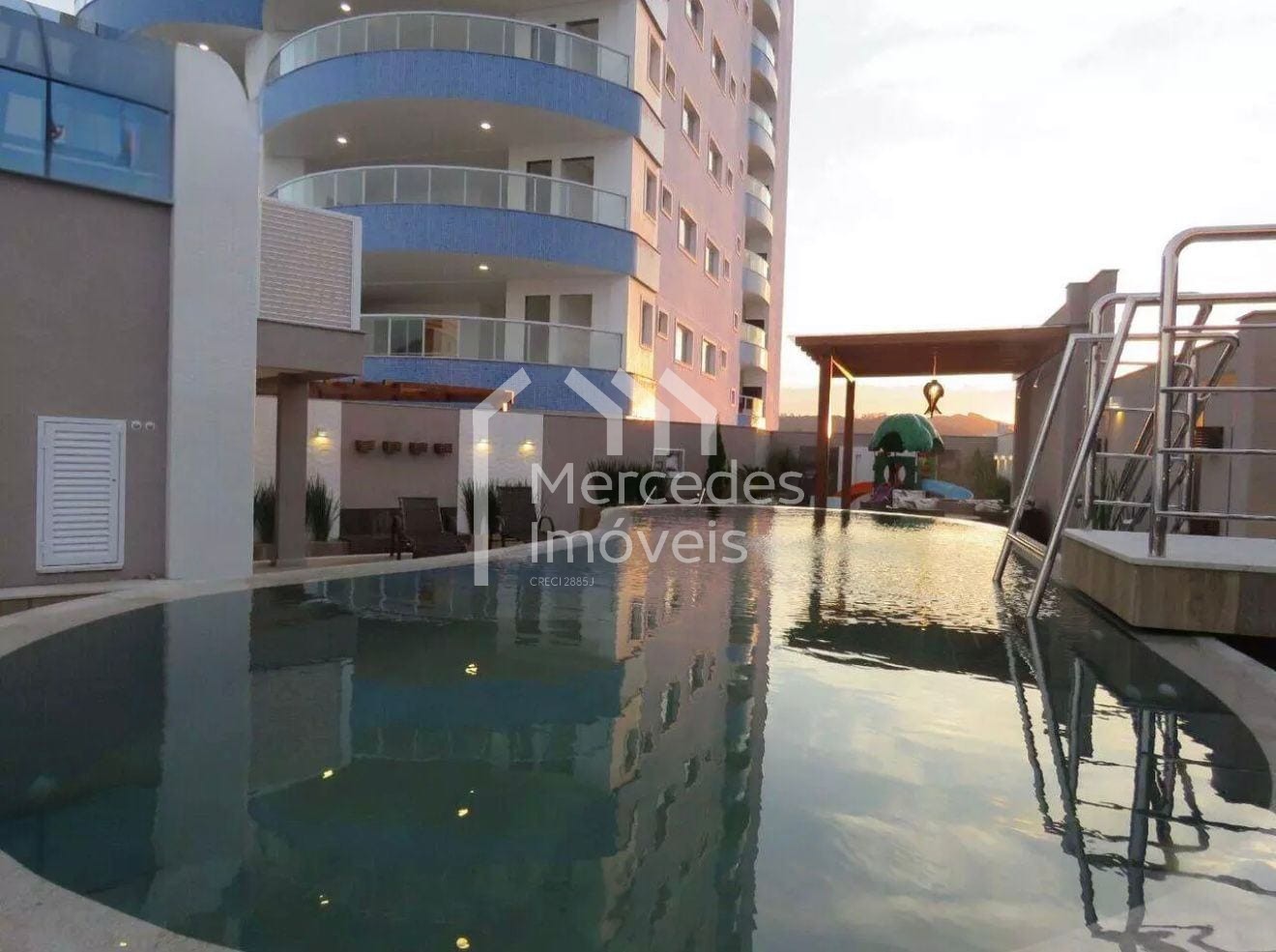 Foto 12 de Apartamento 3 suítes à venda · Gravatá, Navegantes