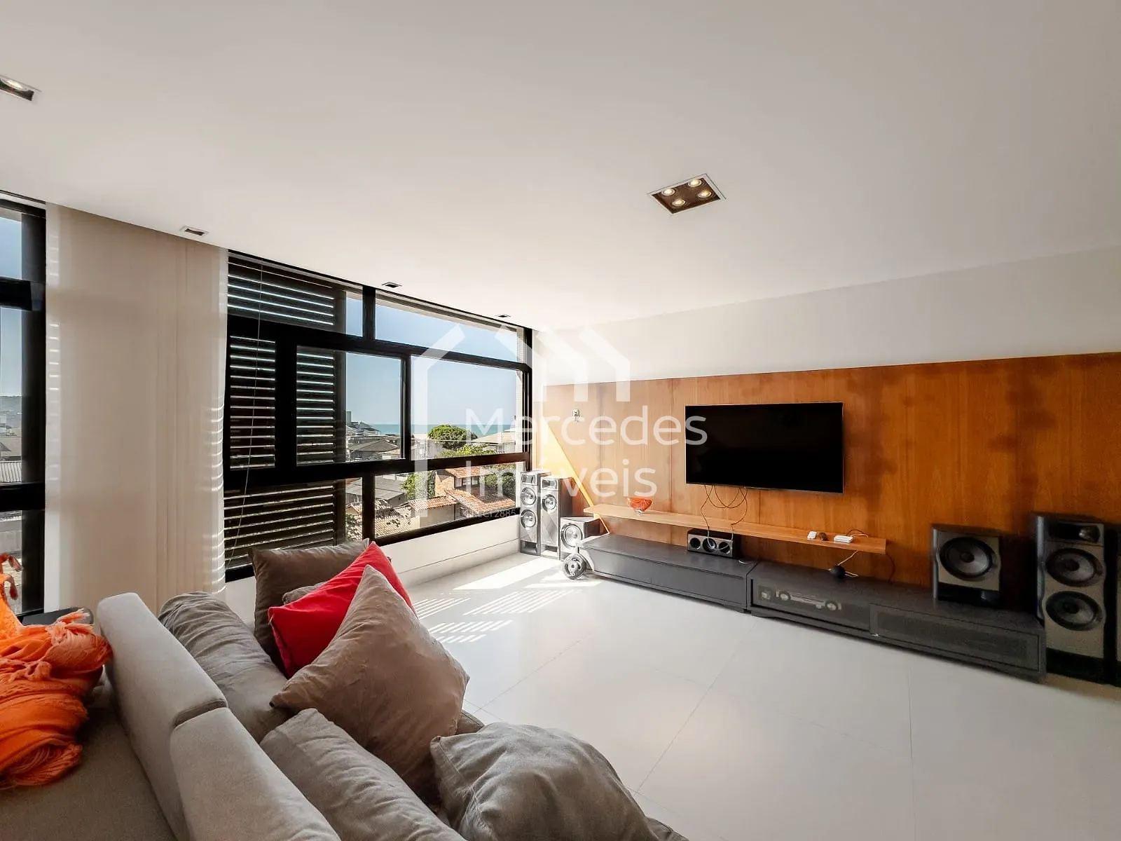 Foto 1 de Apartamento mobiliado com 3 suítes à venda, Praia Brava de Itajaí, Itajaí, SC