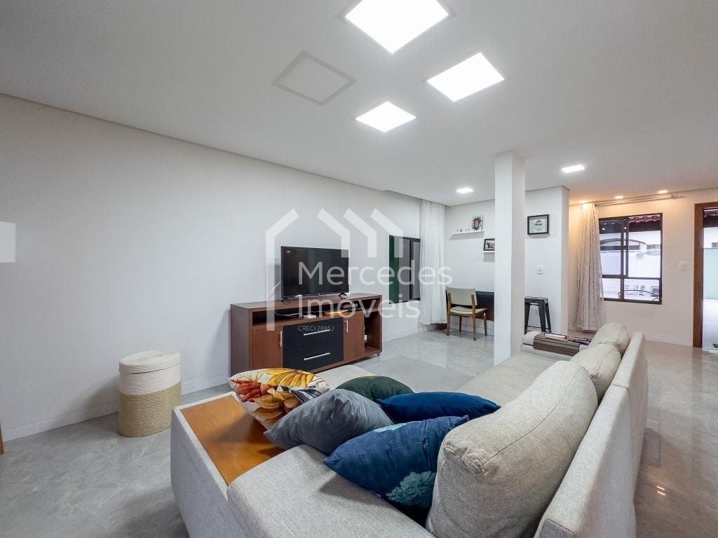 Foto 8 de Casa 4 suítes à venda · Fazenda, Itajaí