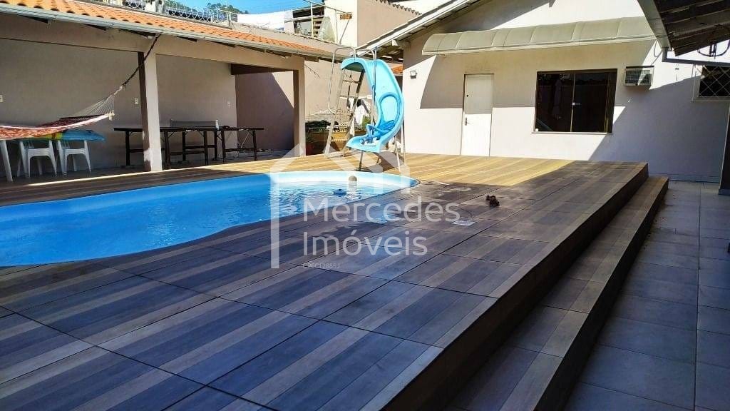 Foto 4 de Casa 1 suíte + 2 dorms à venda · Centro, Itajaí · 517 m²