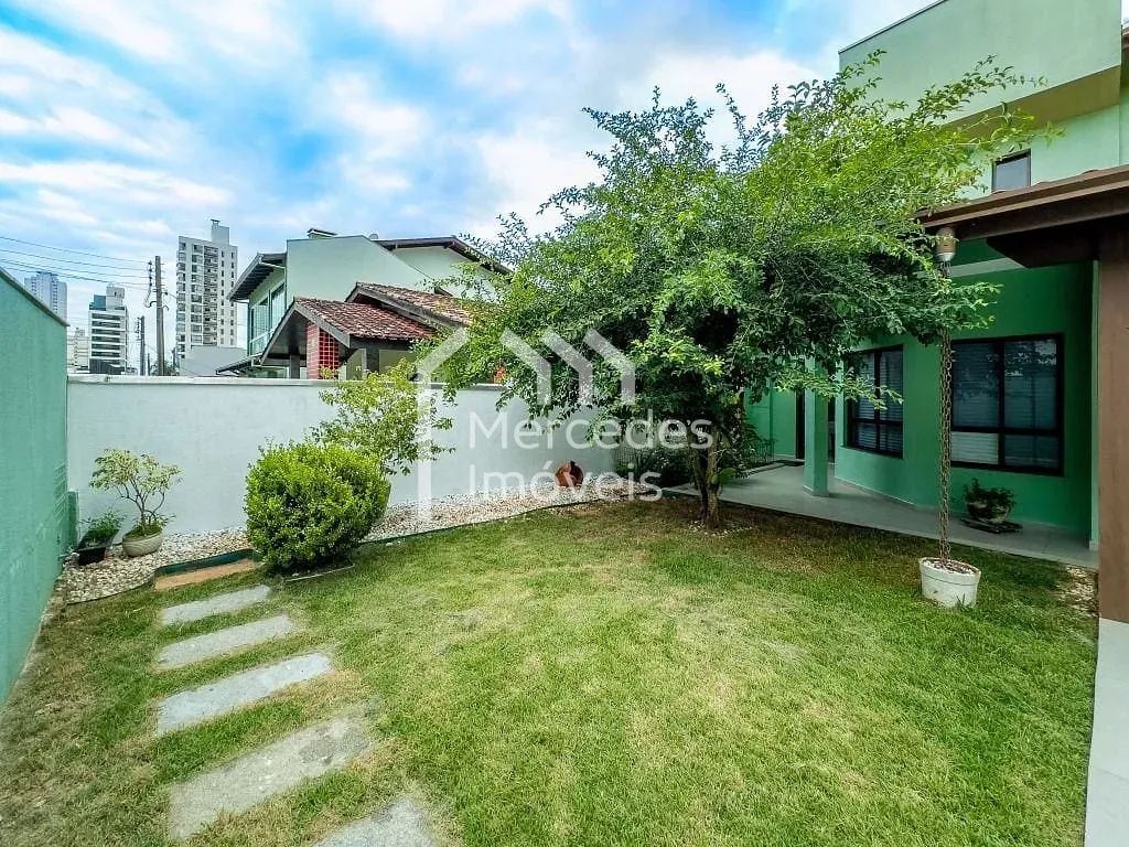 Foto 3 de Casa semimobiliada com 4 suítes à venda, 230.53m² Fazenda, Itajaí, SC