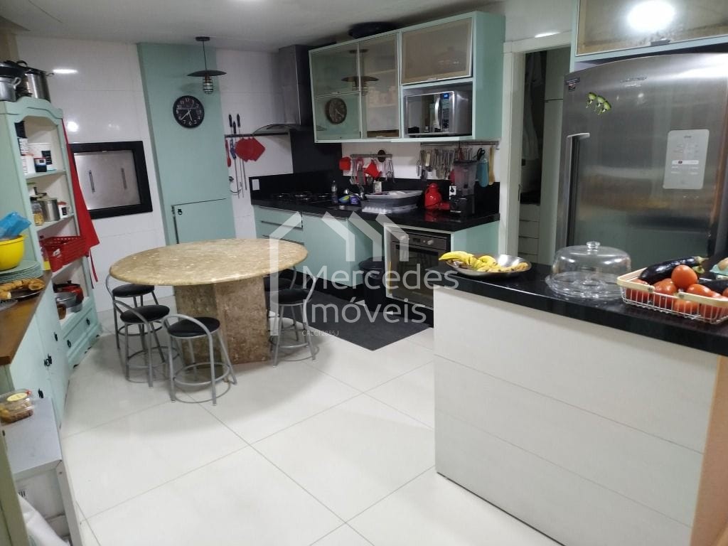 Foto 6 de Apartamento 4 suítes à venda · Centro, Balneário Camboriú
