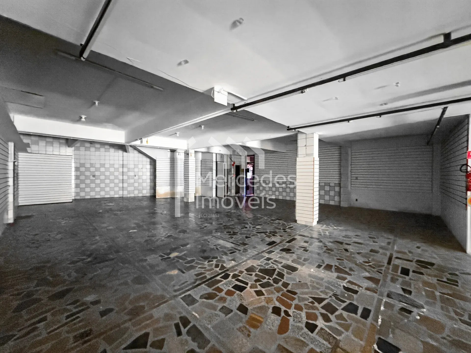 Foto 15 de Sala comercial para alugar · Centro, Itajaí · 272 m²