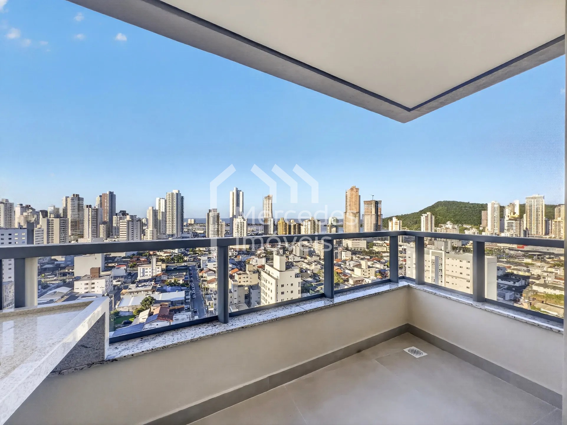 Foto 36 de Apartamento 1 suíte + 1 dorm para alugar · Centro, Itajaí