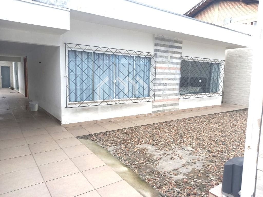 Foto 1 de Casa 1 suíte + 2 dorms à venda · São João, Itajaí · 200 m²