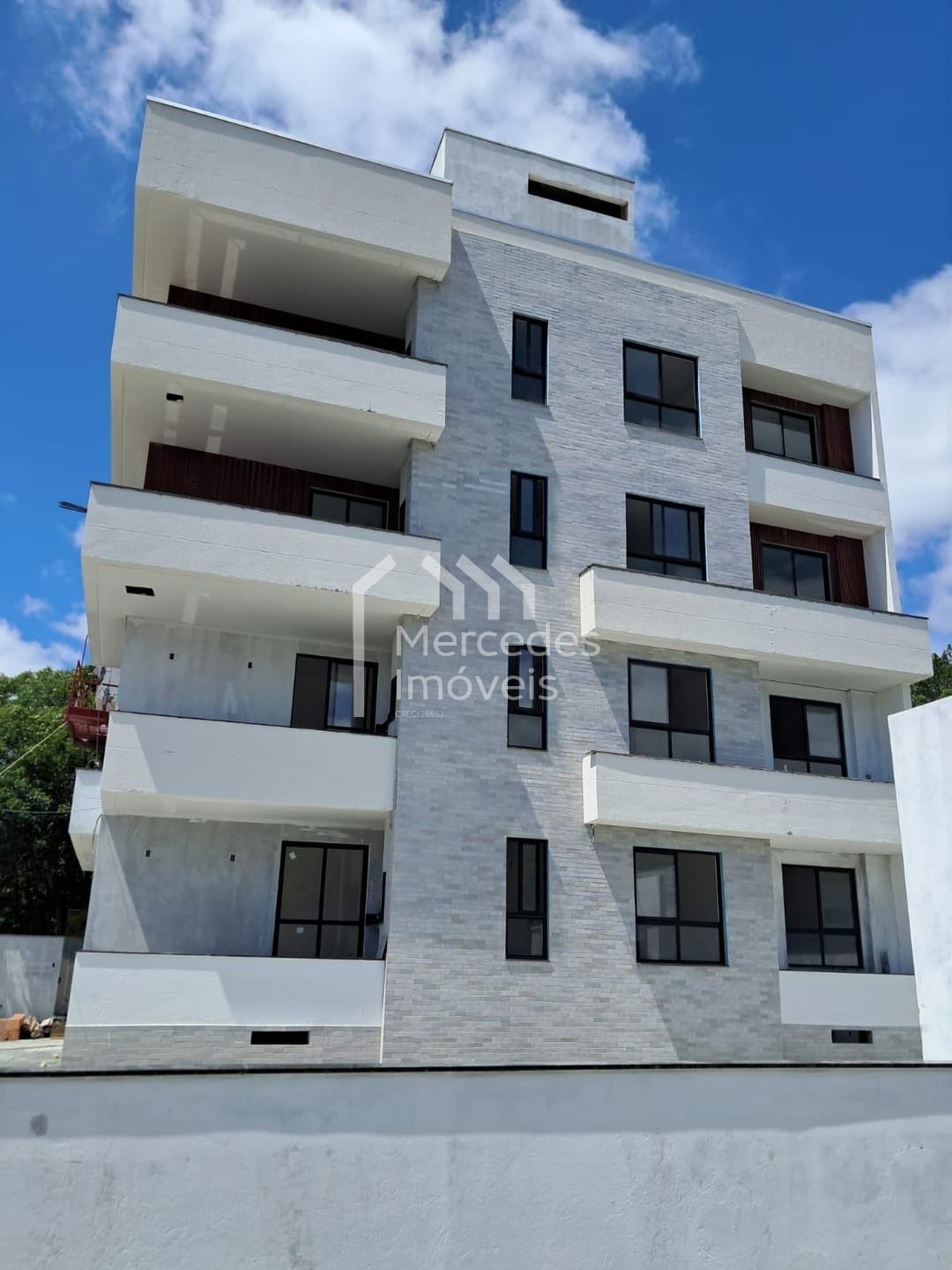Foto 1 de Apartamento 1 suíte + 1 dorm à venda · Meia Praia, Navegantes