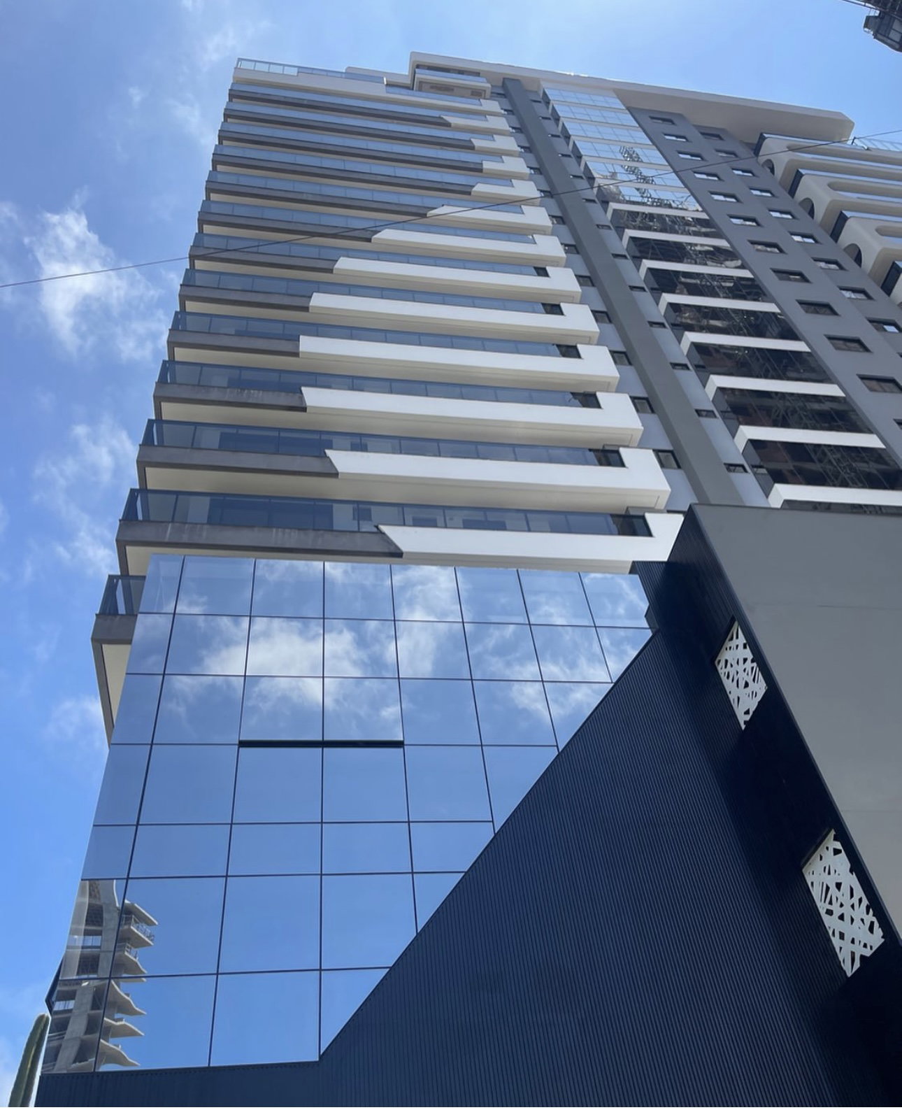 Foto 1 de Serenity Tower